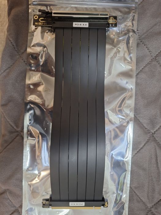 Cablu Pci-e gpu vertical