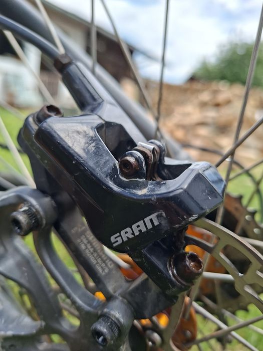 Vând bicicleta dirt Umf Hardy 3