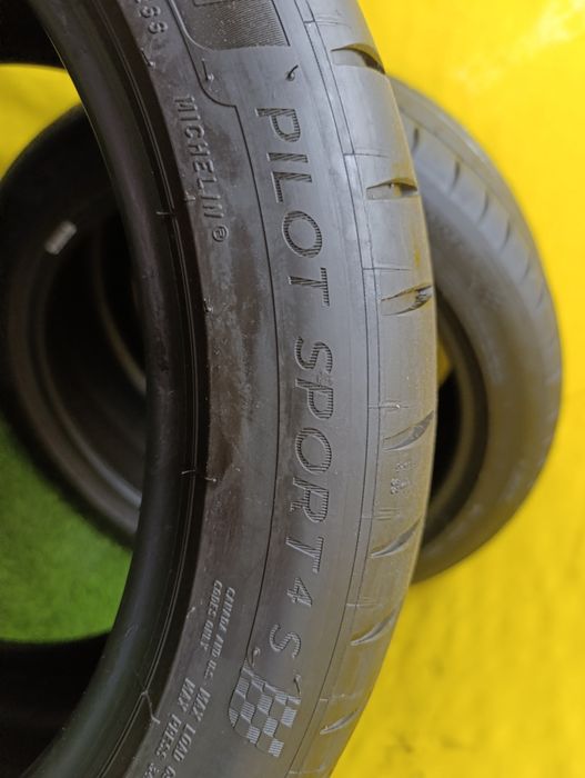 Шины 245 40 R17 Michelin 2шт