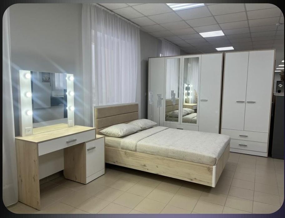 Спальный гарнитур