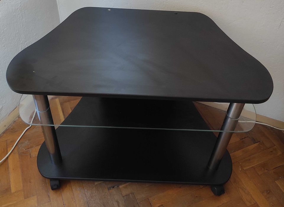 ТВ Шкаф на колелца