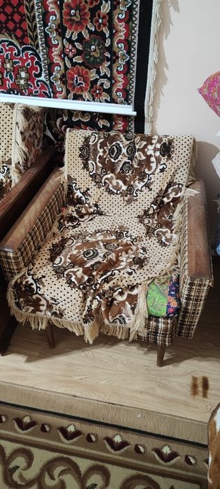 Диван и два кресла