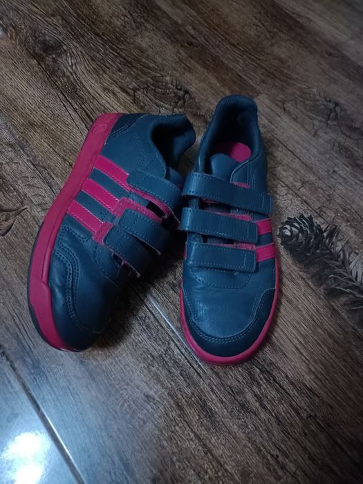 Vând Încălțăminte