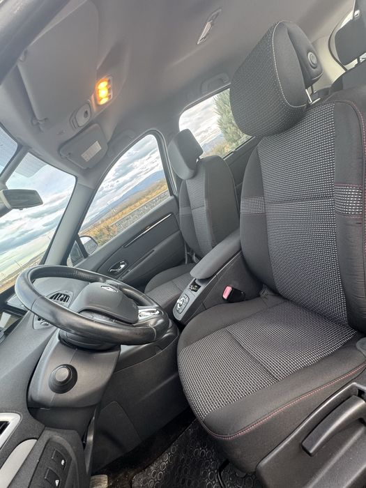 Vând Renault Scenic 3 Facelift Motor 1.2 Benzină E5 Am 2015 Km 136000