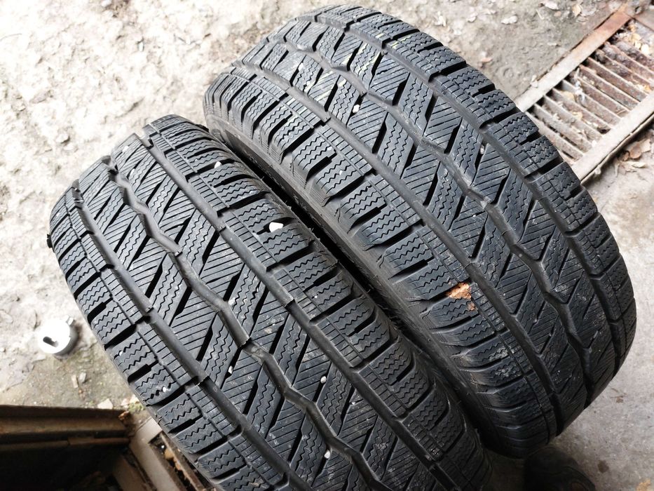 2бр.зимни гуми HANKOOK 215/65/16C 109T DOT 4322