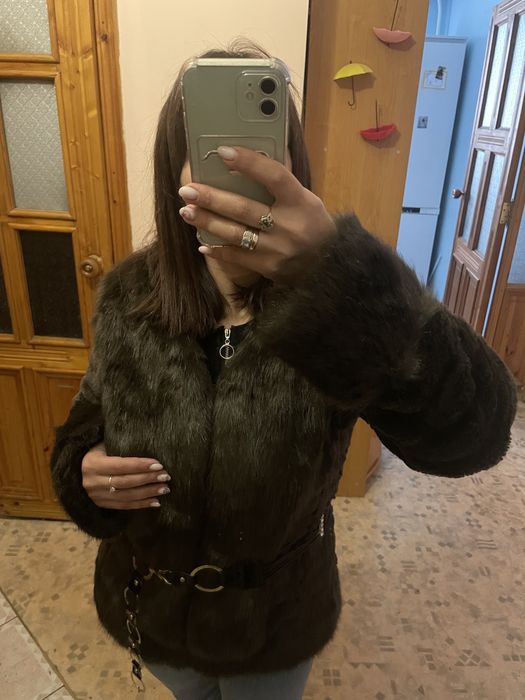 Красивая короткая шуба