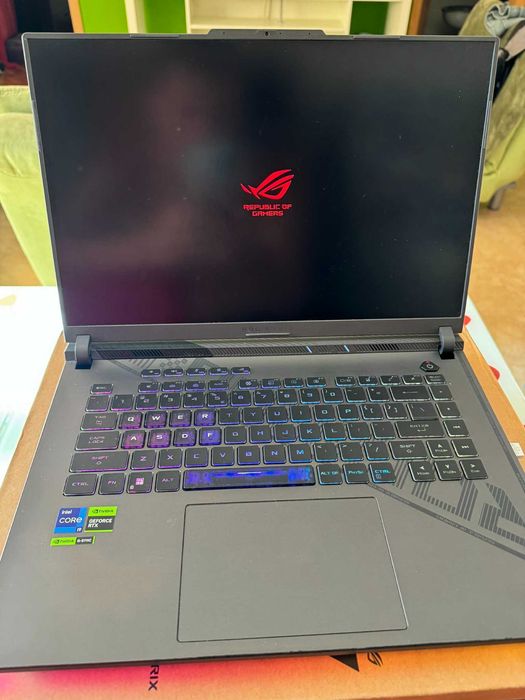 Laptop Gaming ASUS ROG Strix G16 G614JV-N4120