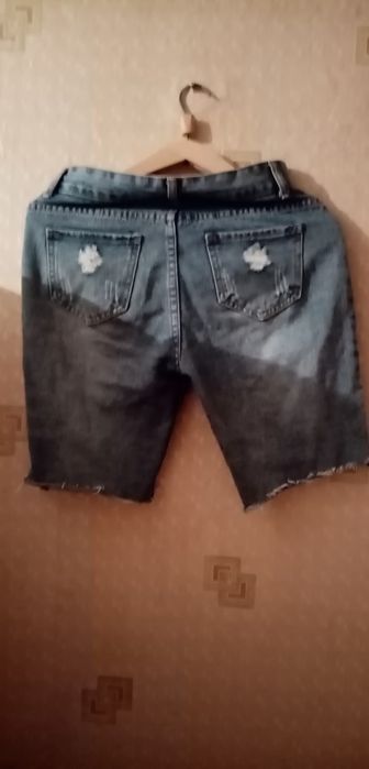 Продаётся женская одежда, на худенькую девушку.