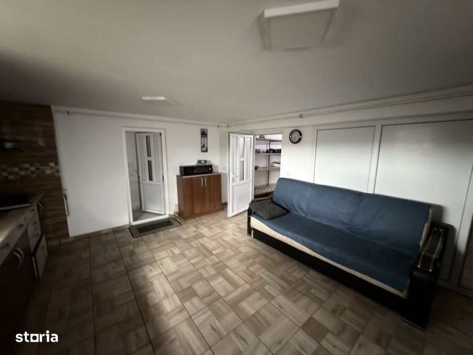 Casa D+P+E la intrare in Curtesti