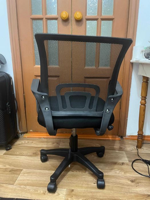 кресло на колесиках