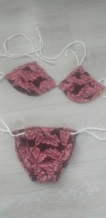 Дамски бански размер xs-s-м цена 20 лв.брой