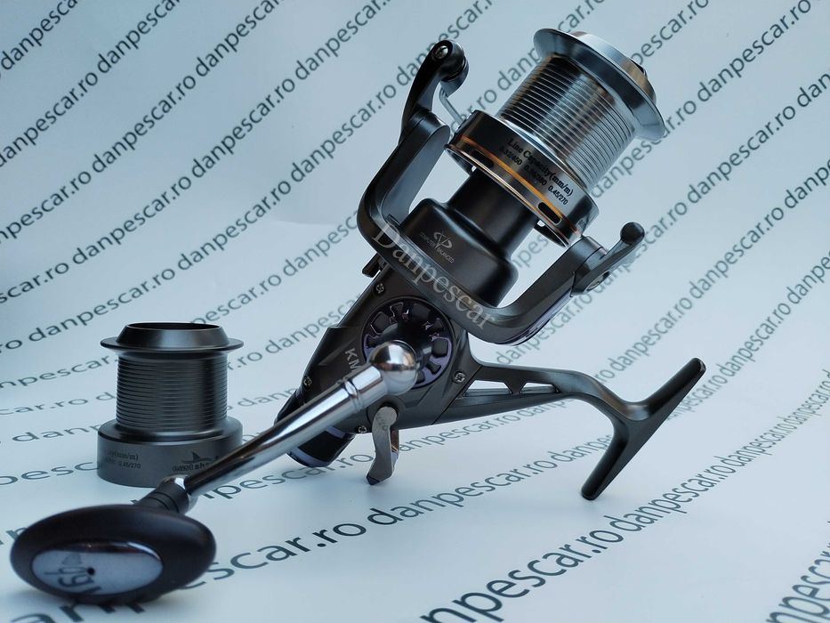 Mulineta EASTSHARK KM60 tambur long cast si BAITRUNNER 0,32/ 450M