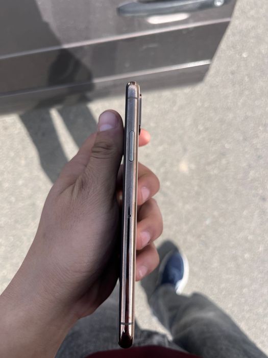 Продам айфон xs