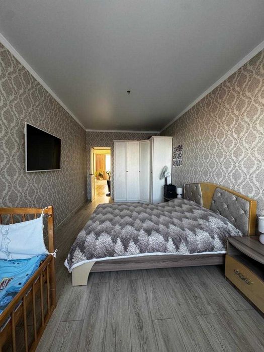 Продам 3х комн кв Батыс с ремонтом
