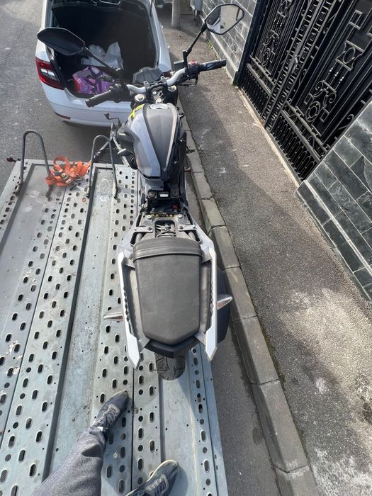 Yamaha mt 125 yzf 125 R