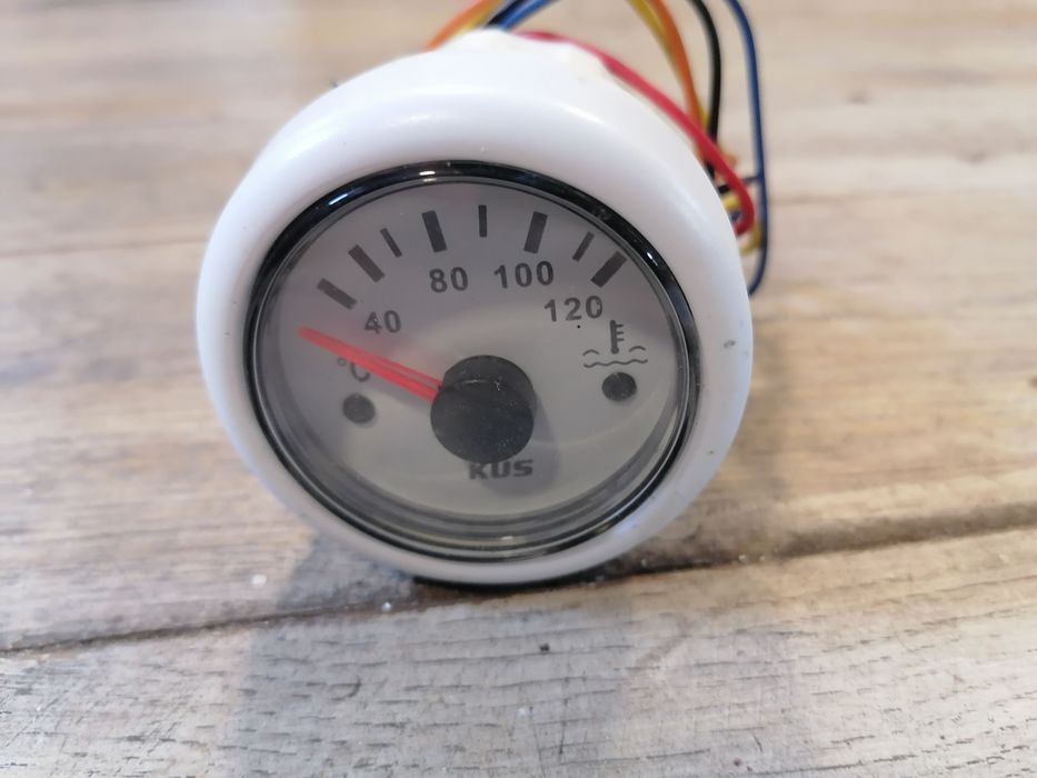 Ceas indicator pentru temperatura apei