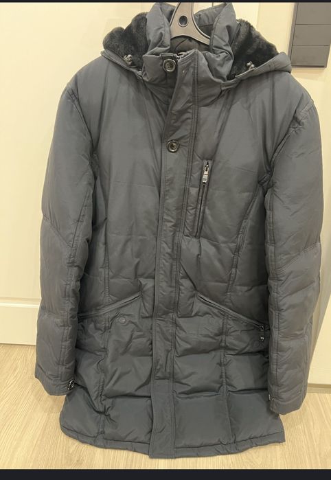 Продам куртку Зимнюю.Хорошего качества.