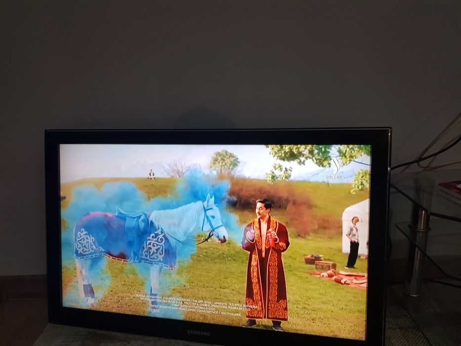 Теледидар сатылады. +  Кронштейн сыйлыққа.