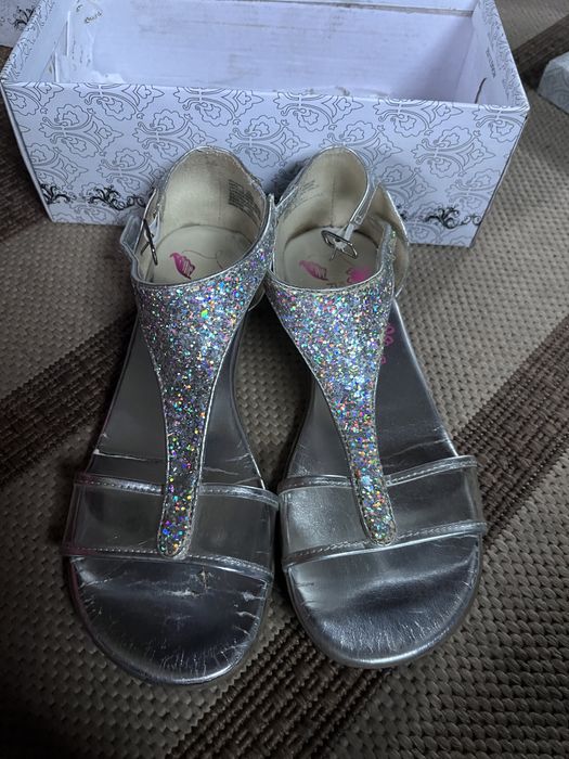 продам обувь для девочек