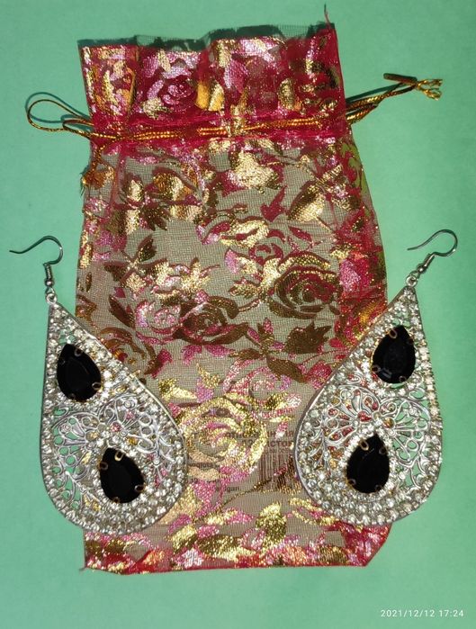 Шандельеры (большие серги)