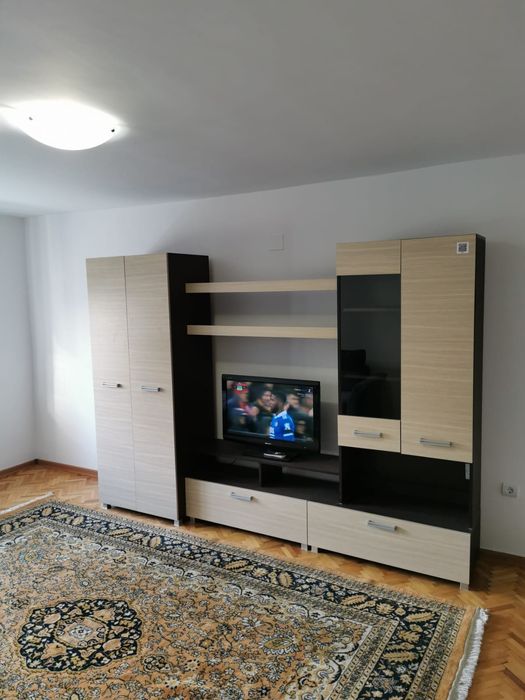 Vând mobila living