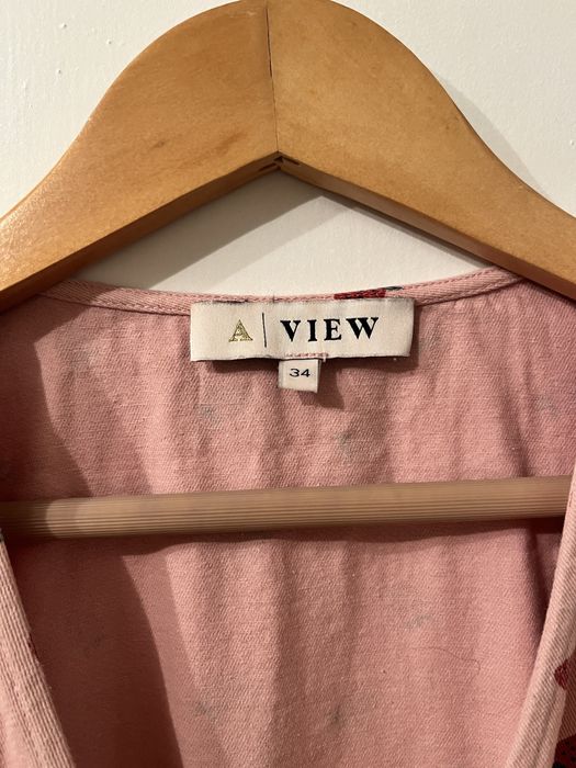 A view рокля с прехлупване