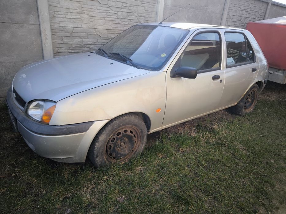 Vând Ford Fiesta 2001