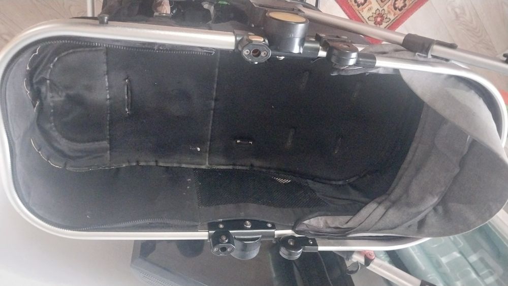 Продам детскую коляску за 10 тысяч