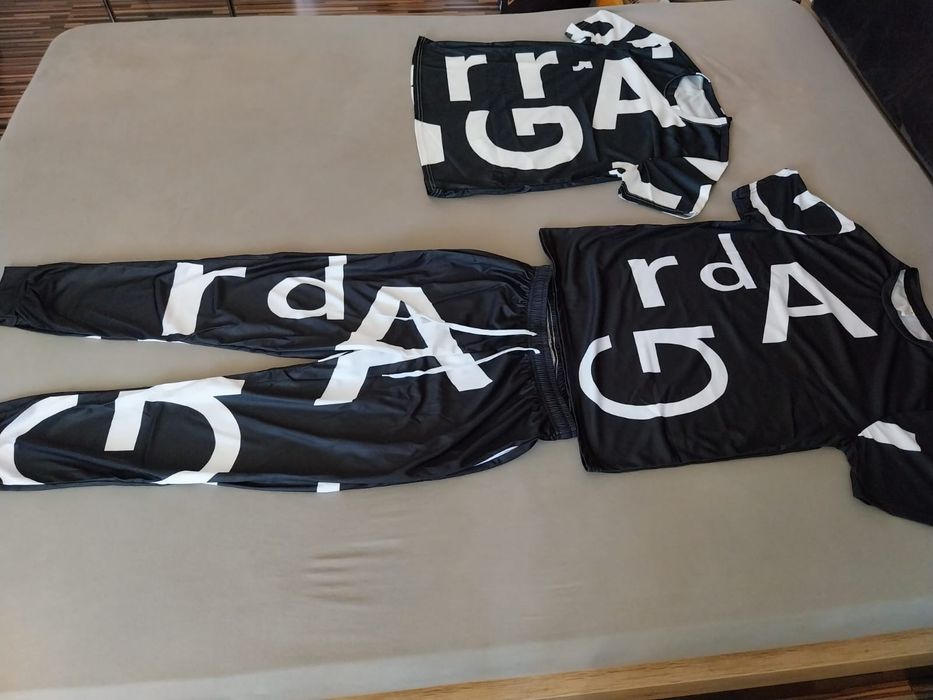 2 tricouri+pantaloni Barbati marimea M