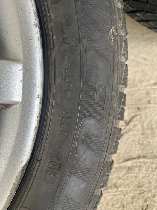 Джанти Volvo 16 с гуми