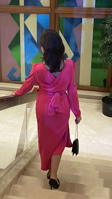 Платье стильное продам