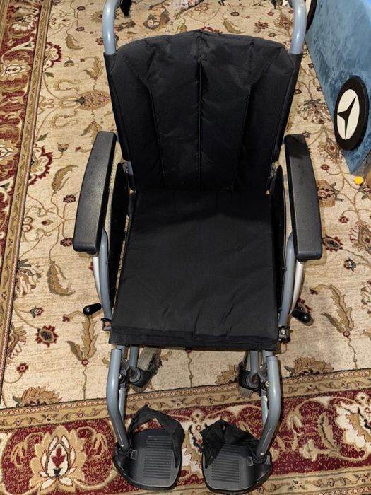 Продам инвалидный коляска срочно