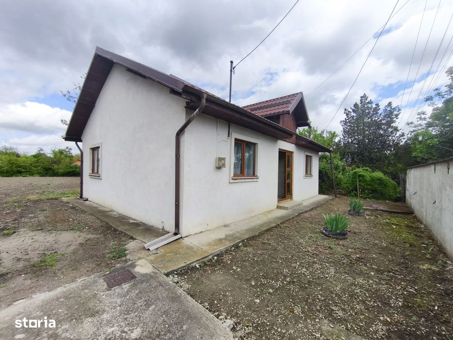 ROANDY-Casa solida,constrcutie 2013 intr-o zona linistita-Draganesti