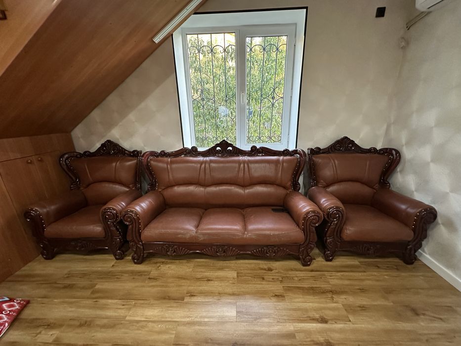 Продам диван с креслами (торг имеется)