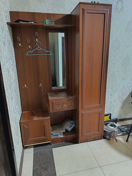 Продаётся шкаф для прихожей