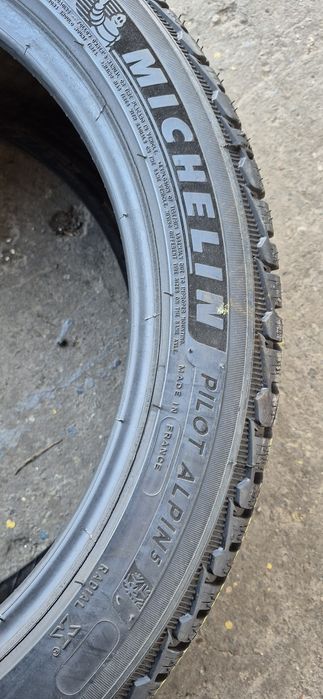 4 anvelope iarna Michelin,235/45/19.Pretul este pe bucata.
