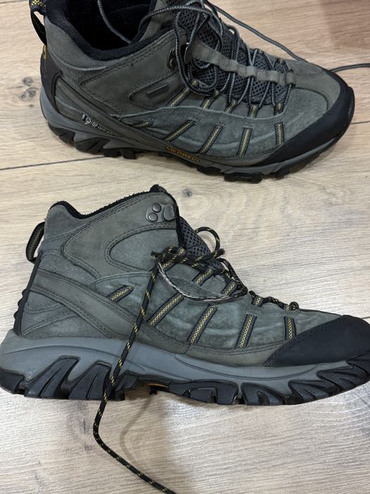 Продам зимние ботинки