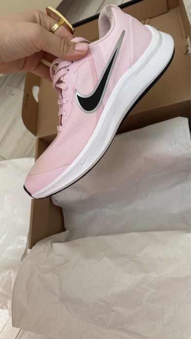 Кроссовки Nike розовые 37.5