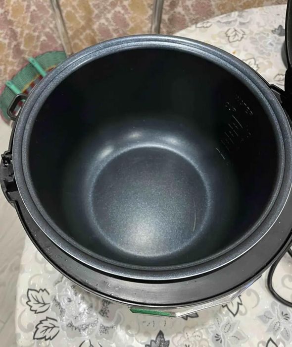 Мультиварка Redmond