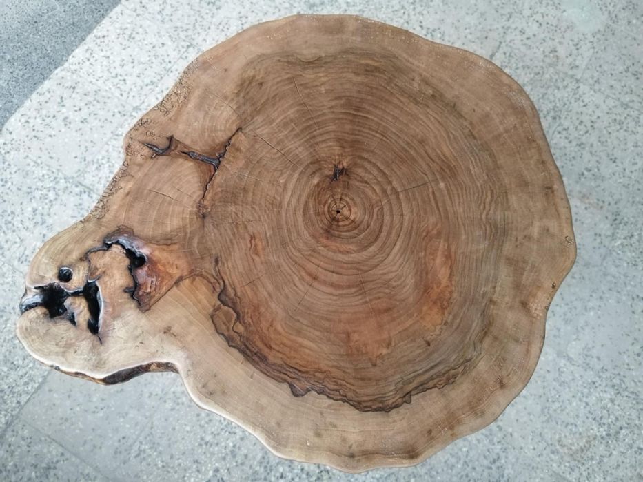 Маси от орех ,закачалка,нощна лампа и други произведения от дърво