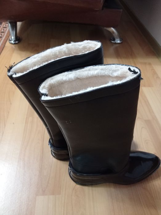 Мәсі   галошымен