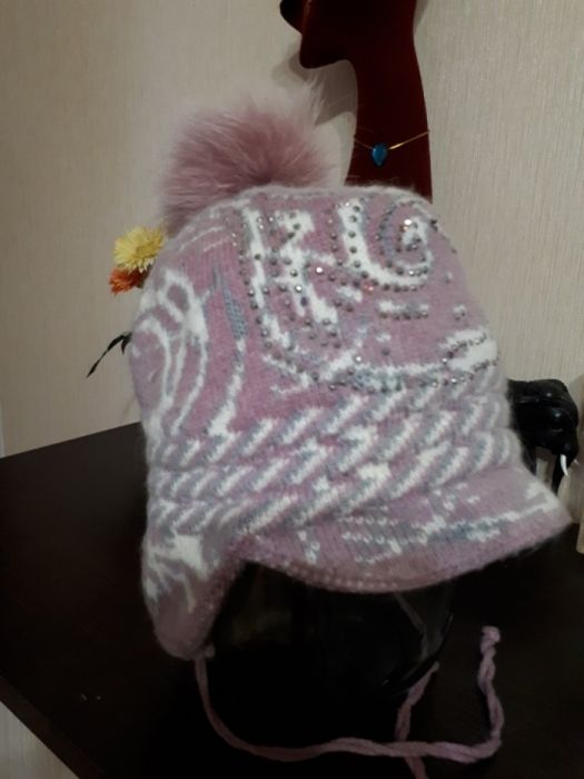 Шапочки на девочку 7-12 лет.