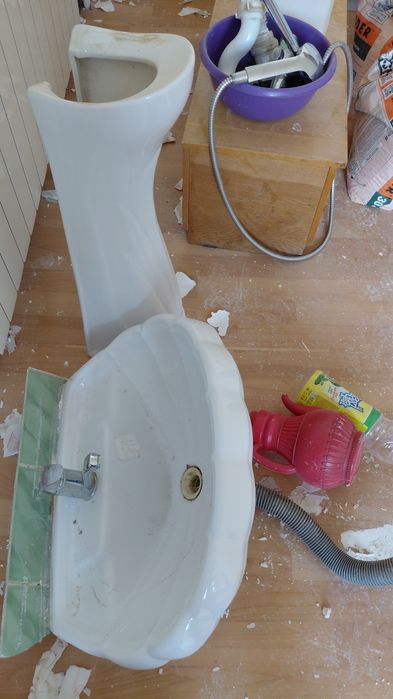 Умывальник со сместителем отличном состоянии