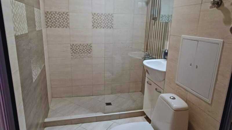 Дава се под наем Тристаен апартамент в София, Света Троица - 70 кв.м за 612 € - Снимка #2