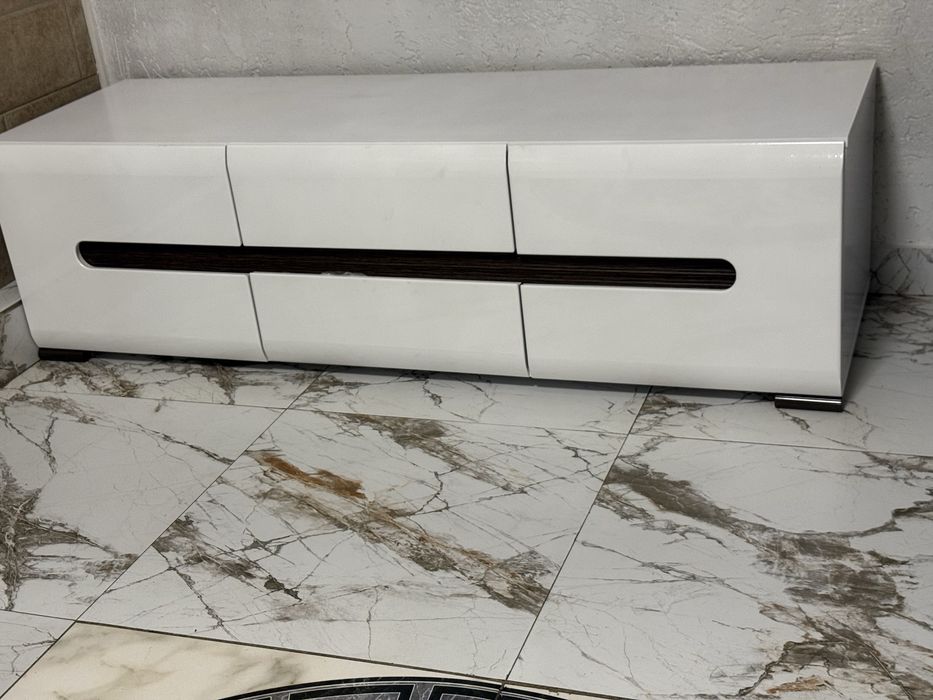 Тумба под телевизор