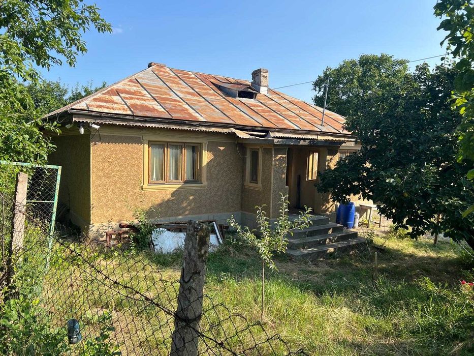 Casa de vanzare 4300 mp teren, sat Beciu, jud. Vrancea