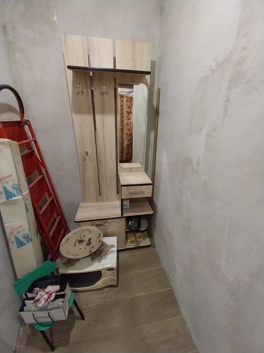 Продам прихожку маленькую