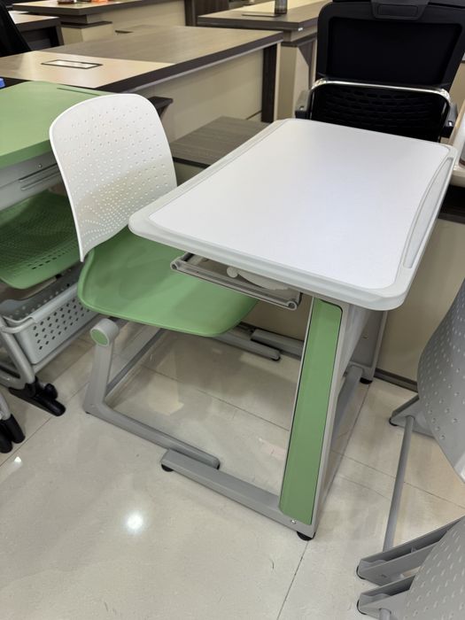Парта школьная с регулировкой высоты