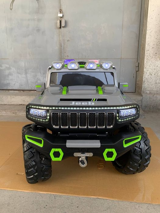 Detskiy moshina jeep