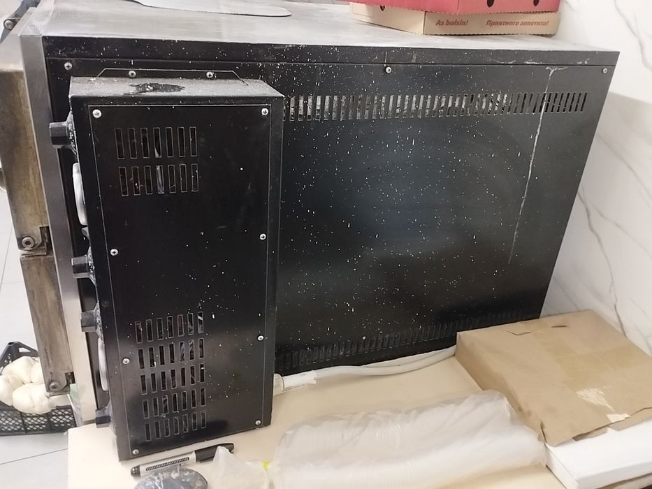 Пицца печь в отличном состоянии  срочно